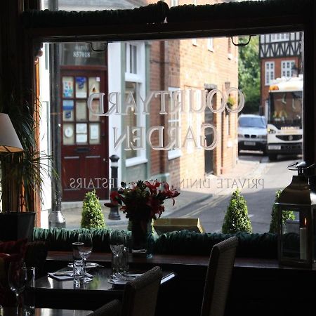 Gilbey'S Bar, Restaurant & Townhouse Bed & Breakfast Windsor Bagian luar foto