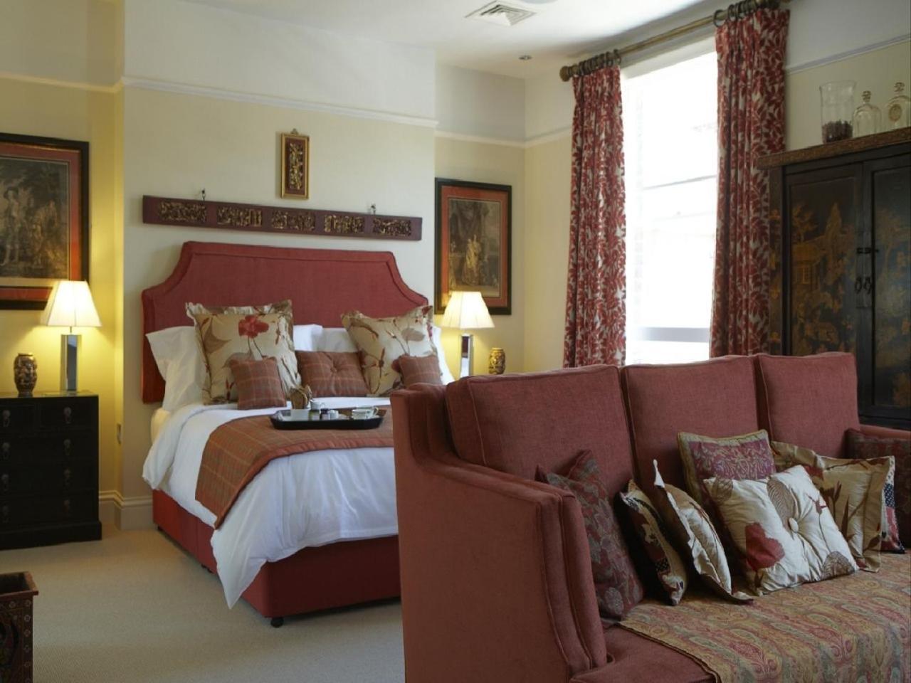 Gilbey'S Bar, Restaurant & Townhouse Bed & Breakfast Windsor Ruang foto